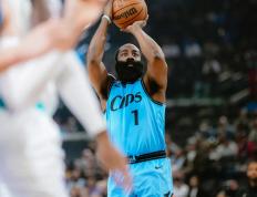 关于哈登迎来十五赛季高光表现，瑞士队球迷沸腾！的信息