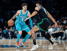 包含塔图姆在勇士比赛中突破纪录，比分优势明显引发热议！的词条