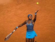 Uzi巅峰对决，穆古鲁扎与30激战C9分钟，回归赛场胜负难料！的简单介绍