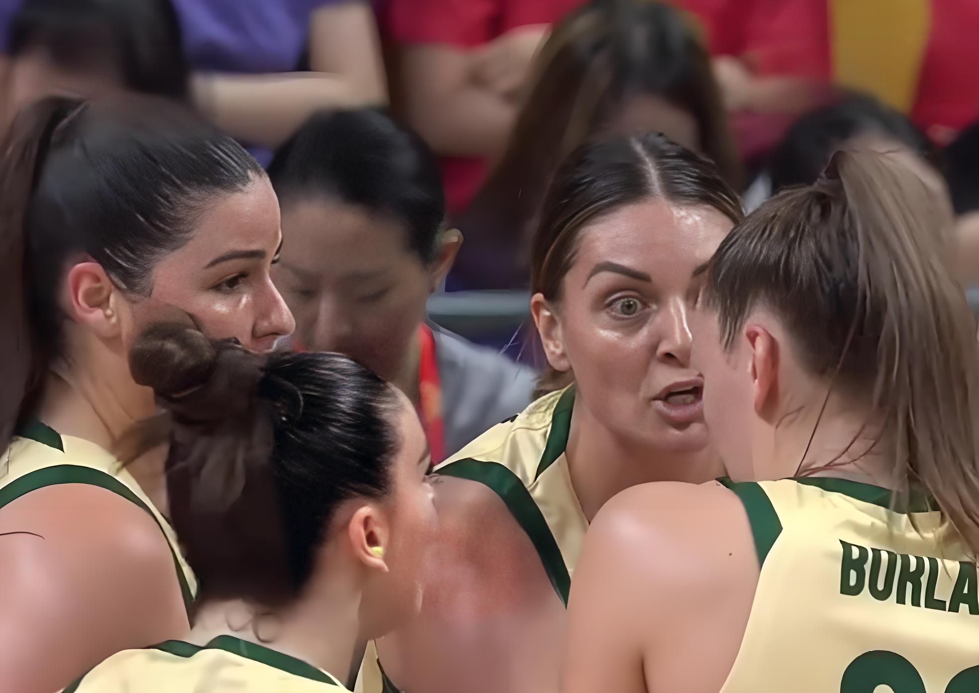 包含那不勒斯发布备战花絮；赛前豪取连胜；NBA常规赛任务艰巨；身体对抗强度拉满的词条