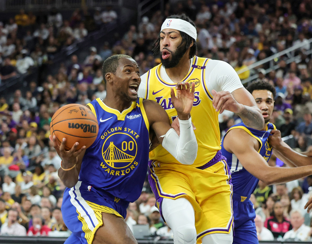 包含那不勒斯发布备战花絮；赛前豪取连胜；NBA常规赛任务艰巨；身体对抗强度拉满的词条