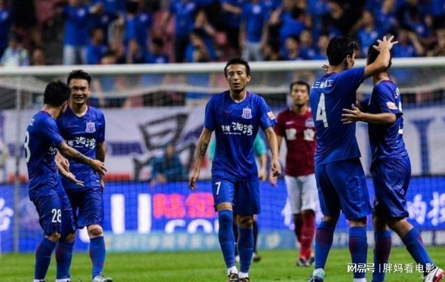 上海申花训练开放日，今夜遗憾出局引欢呼，中超在即，纪律约束更严格的简单介绍