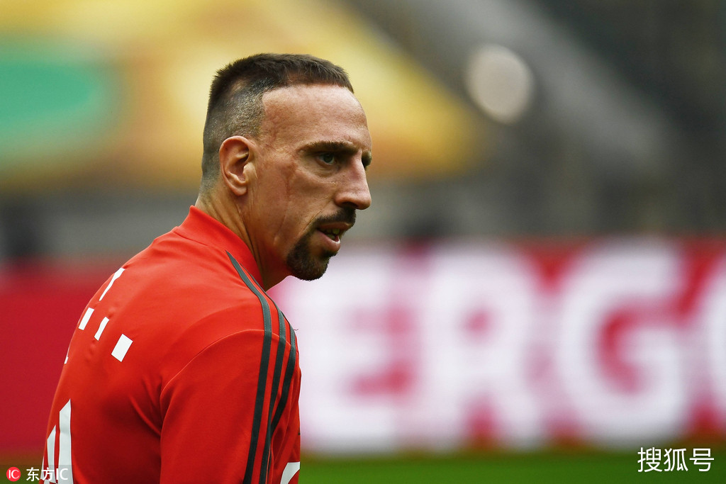 里昂迎德国杯关键赛，今晚战术微调，话题不断，资深球员宣示担当(里尔对里昂的比分预测)