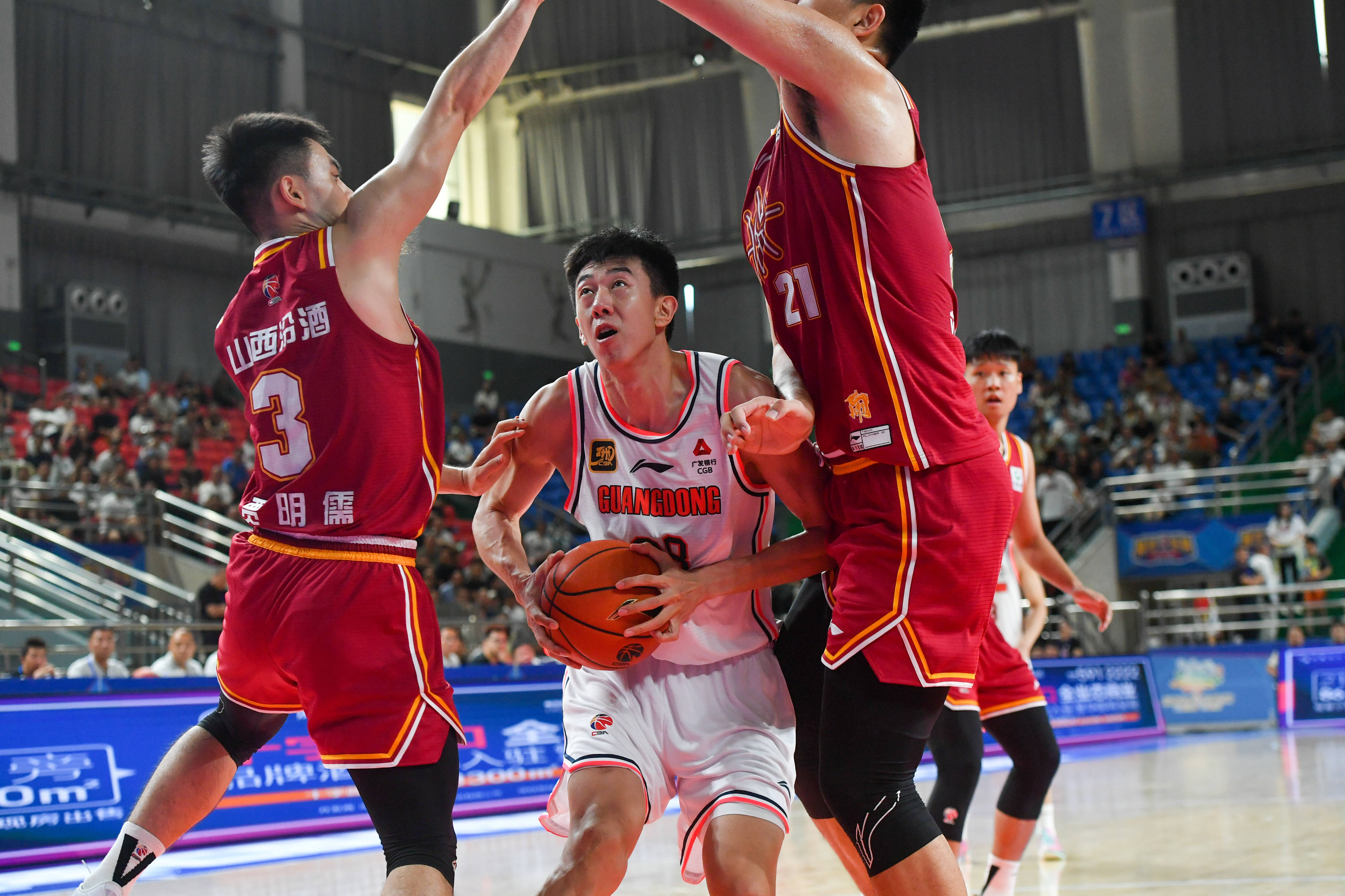 国际比赛日山东男篮备战CBA常规赛，手感冰凉细节曝光，更衣室稳定，控场能力受关注的简单介绍