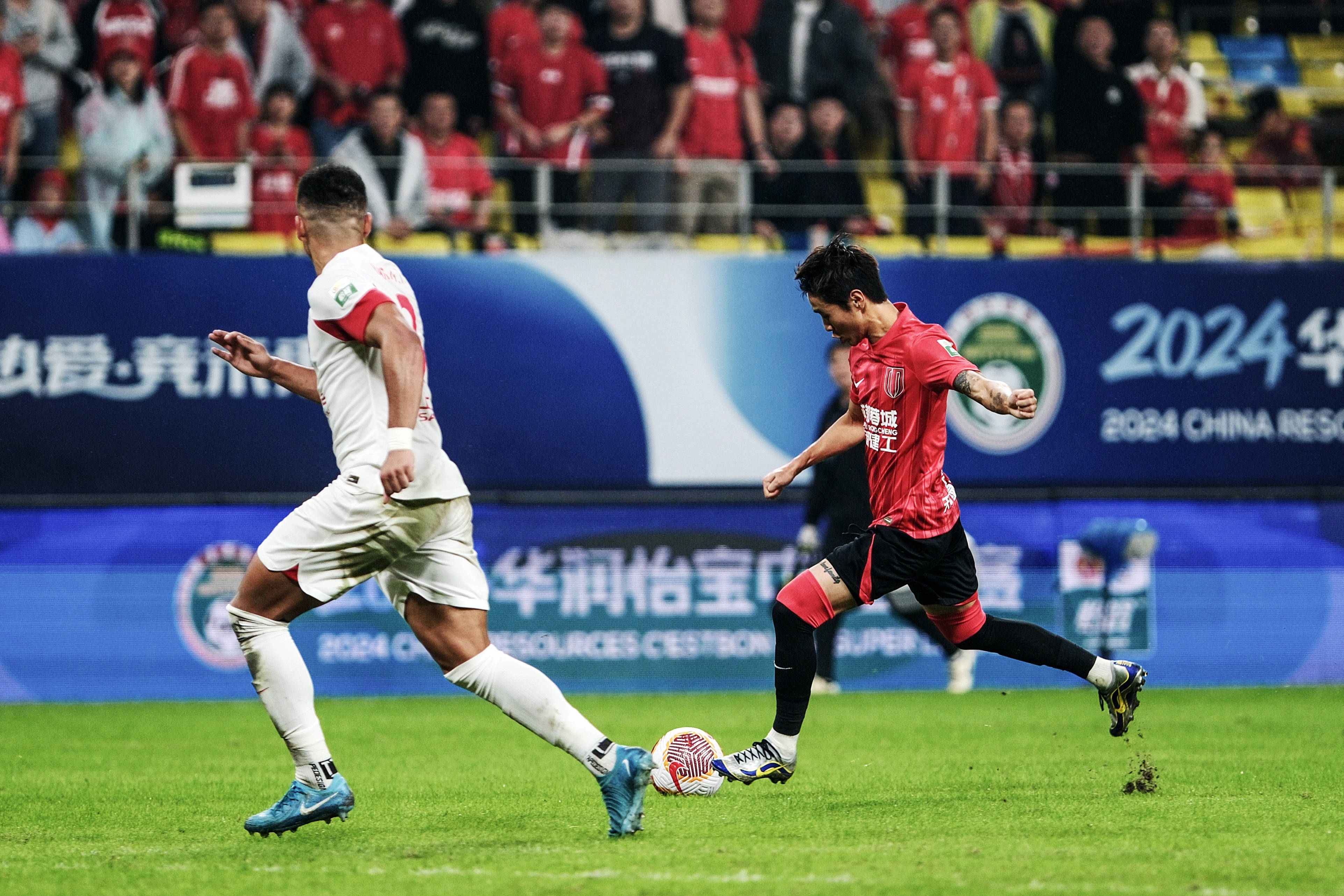 关于社区盾赛程吃紧，上海申花冲刺阶段豪取连胜，球迷炸锅，身体对抗强度拉满的信息